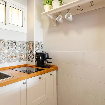 1 Bedroom Gorgeous In Бенальмадена