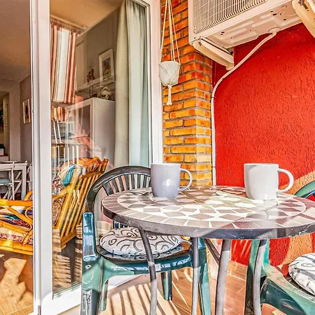 1 Bedroom Gorgeous In Апартаменты Бенальмадена